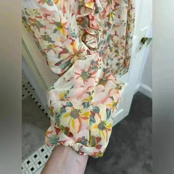 Lauren Conrad LC floral ruffled sheer blouse size small - Picture 10 of 12